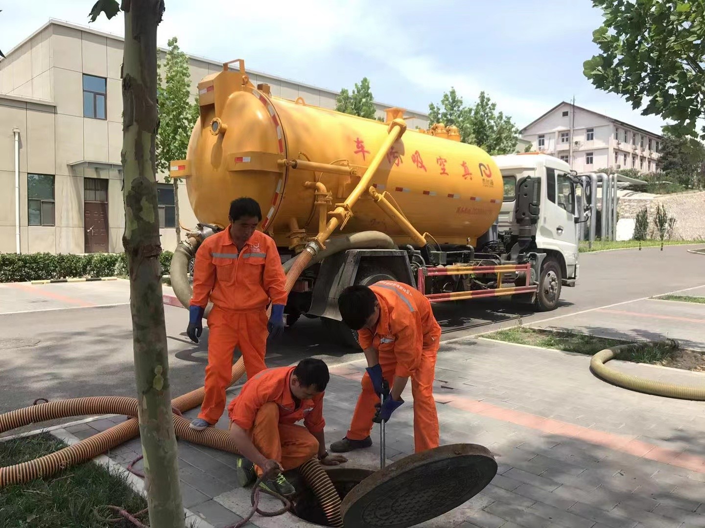 潜山化粪池清理与5-8吨吸粪车施工效率分析